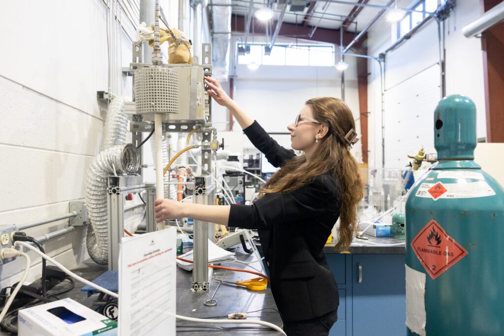 Caitlin Noonan '26 studies how food waste can be used to remove CO₂ from the atmosphere.